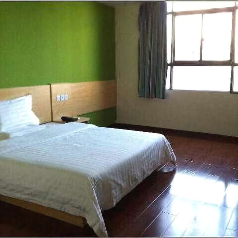 7 Days Inn — фото 1