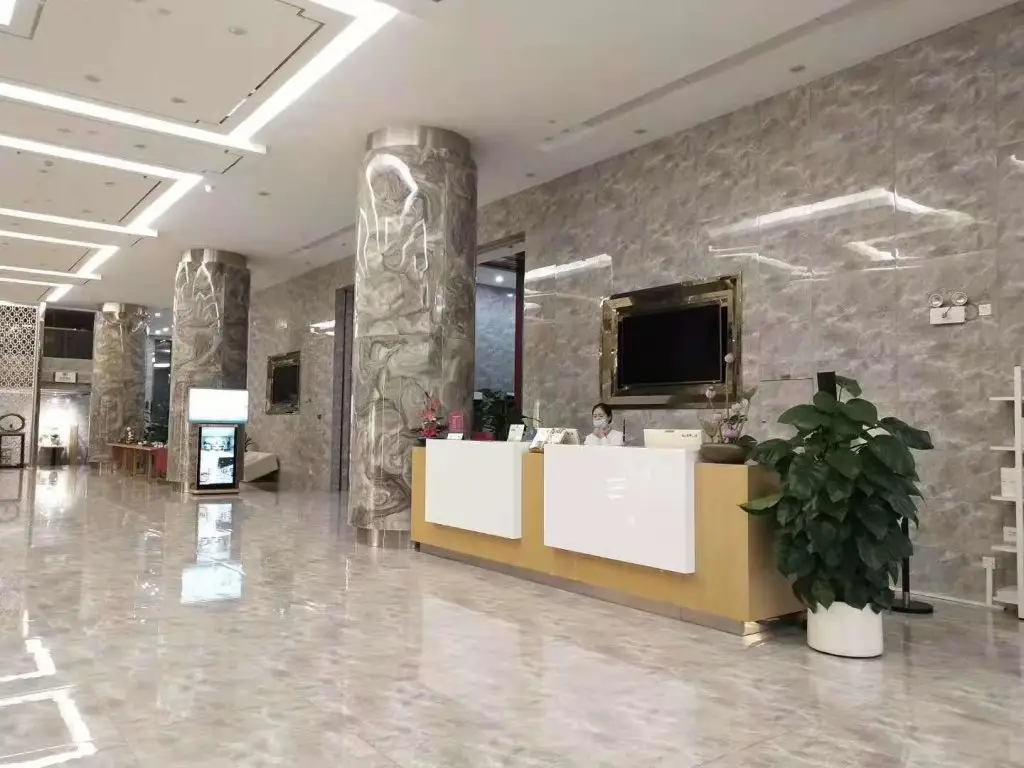 Eastone Vegetarian Culture Hotel — фото 1