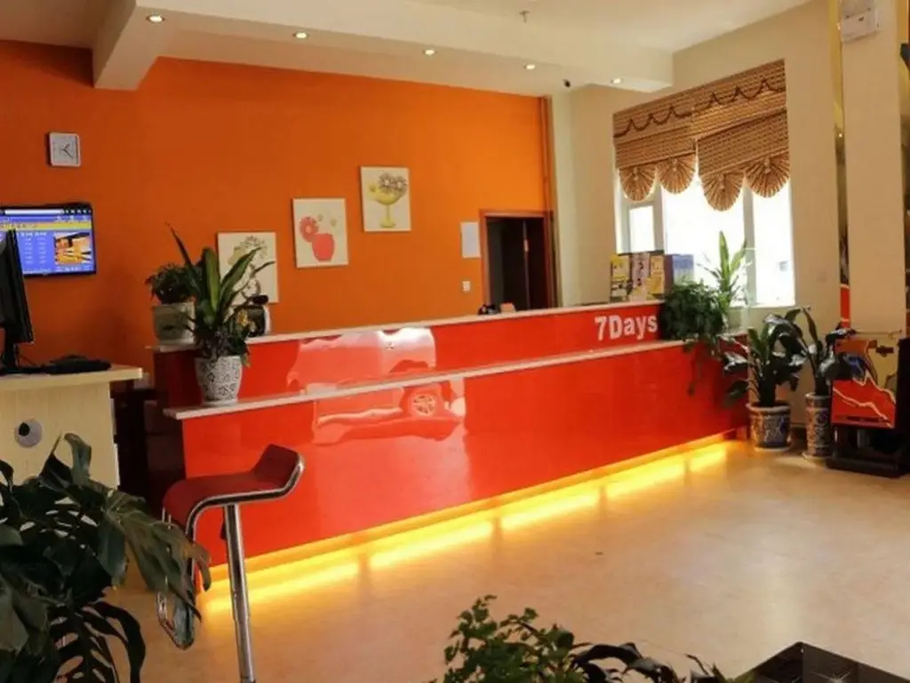 7 Days Inn — фото 1