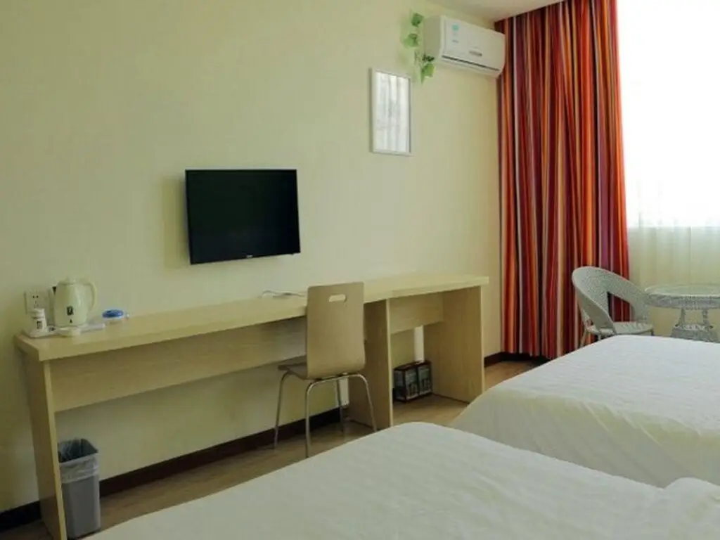 7 Days Inn — фото 1