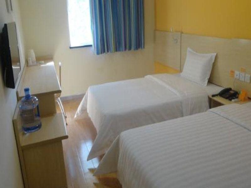 Линьфэнь: 7 Days Inn Linfen Railway Station Branch