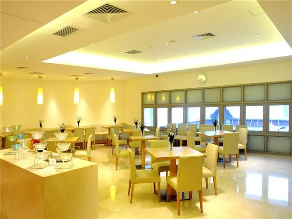 Тяньцзинь: JI Hotel Tianjin Binjiangdao