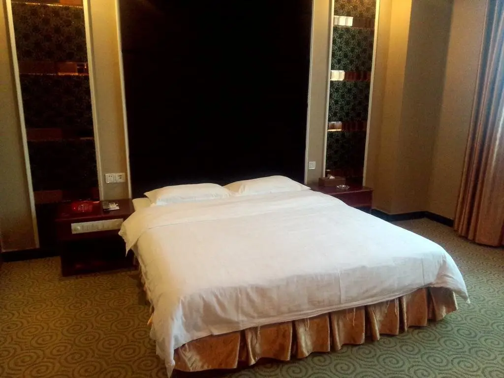 Дунгуань: Yu Hu Chun Chain Business Hotel