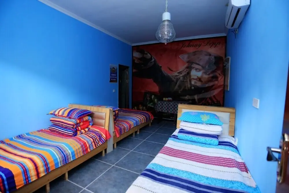Цзюцюань: Dunhuang 8090 Guest House