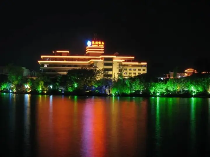 Гуйлинь: Ronghu Lake