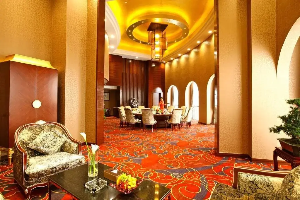 Beijing Zhongle Six-Star Hotel — фото 1