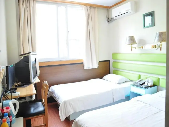 Циндао: Free Line Youth Hostel Qingdao Zhanqiao Railway Station