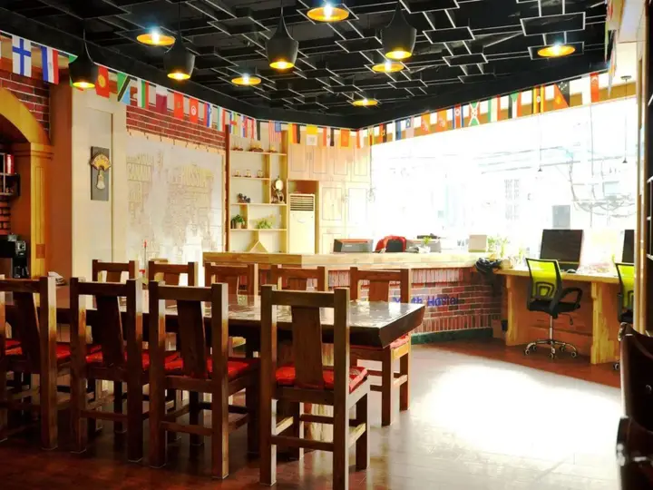 Циндао: Free Line Youth Hostel Qingdao Zhanqiao Railway Station