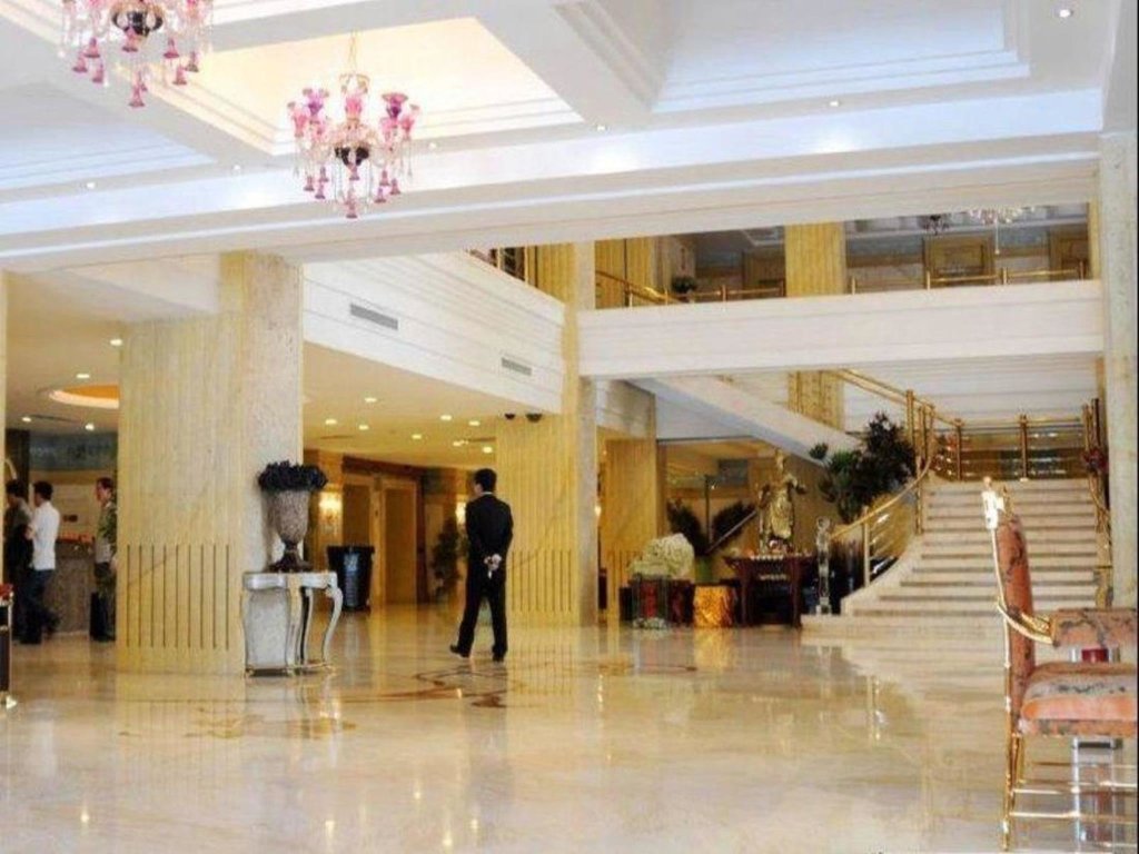 Qingdao Danube International Hotel — фото 1