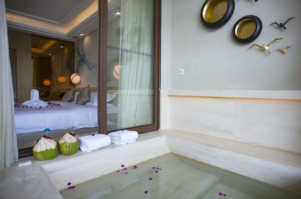 Hainan Mount Qixian Tang Hotel — фото 1