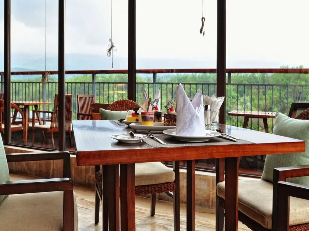 Баотин: Hainan Mount Qixian Tang Hotel