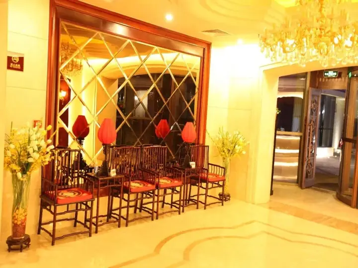 Циндао: Qingdao Zhongyang Business Hotel