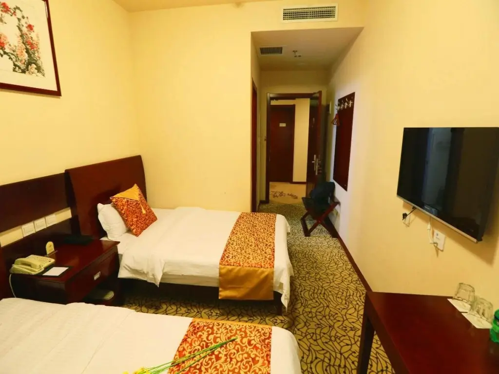 Циндао: Qingdao Zhongyang Business Hotel