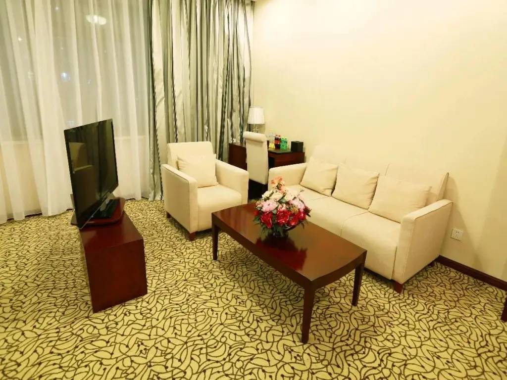 Циндао: Qingdao Zhongyang Business Hotel