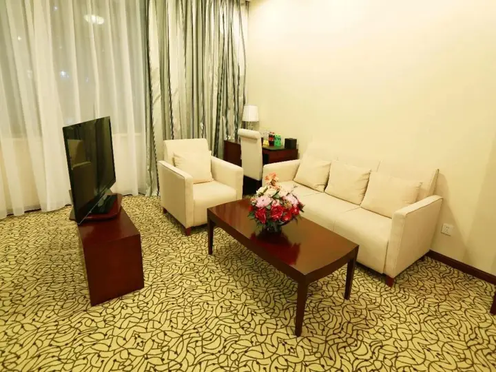 Циндао: Qingdao Zhongyang Business Hotel