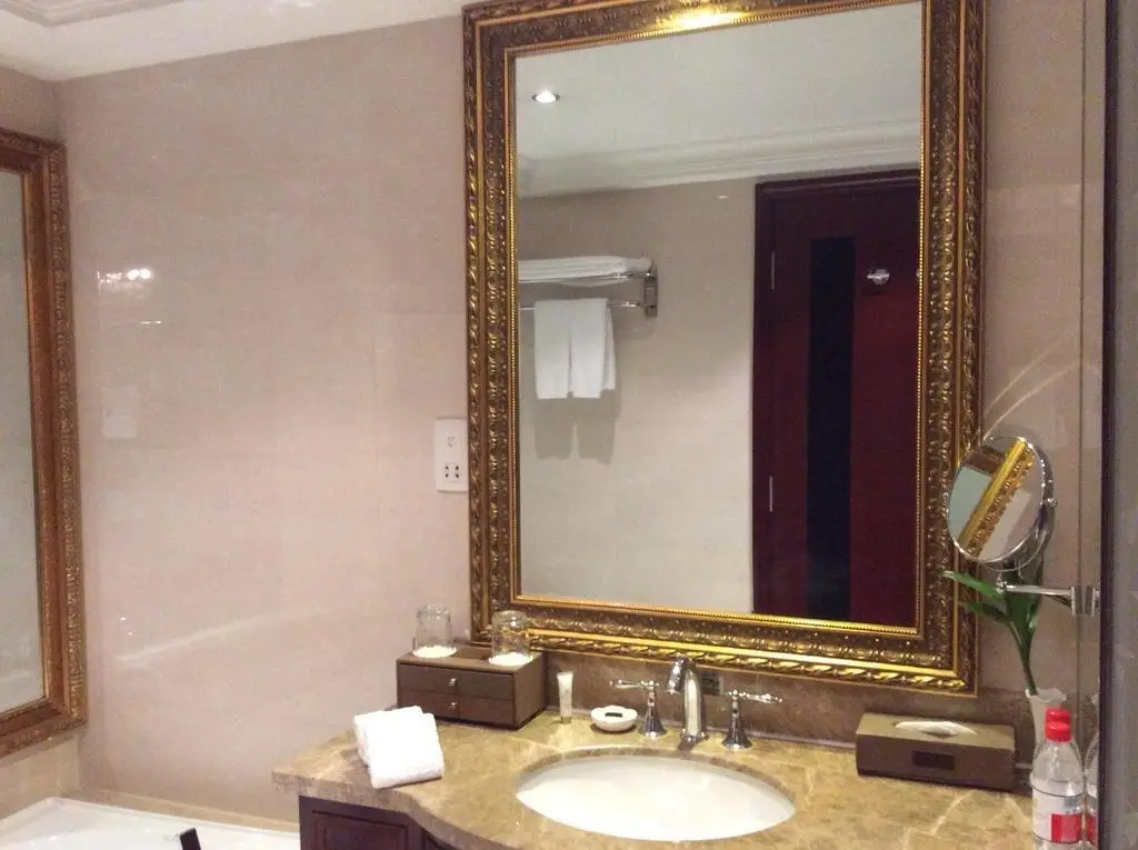 Харбин: New Paris Hotel - Harbin