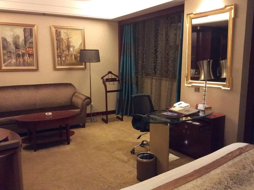 Харбин: New Paris Hotel - Harbin