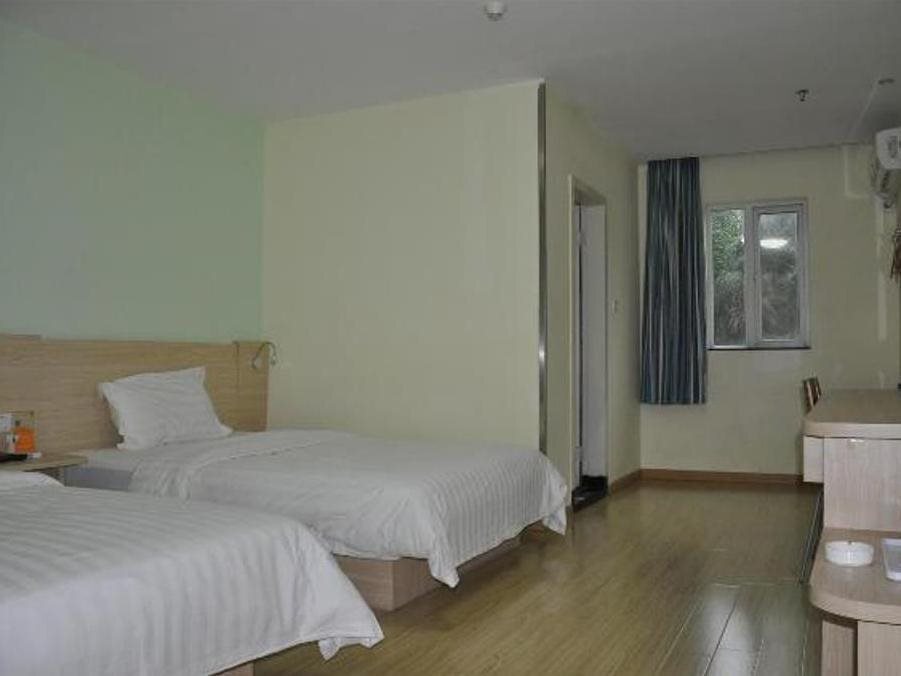 Чжухай: 7Days Inn Zhuhai Gongbei Wal Mart Branch