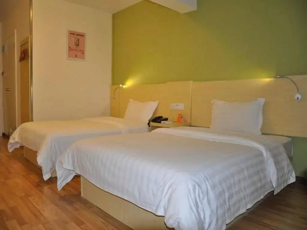 Чжухай: 7 Days Inn Zhuhai Gongbei Tunnel Branch