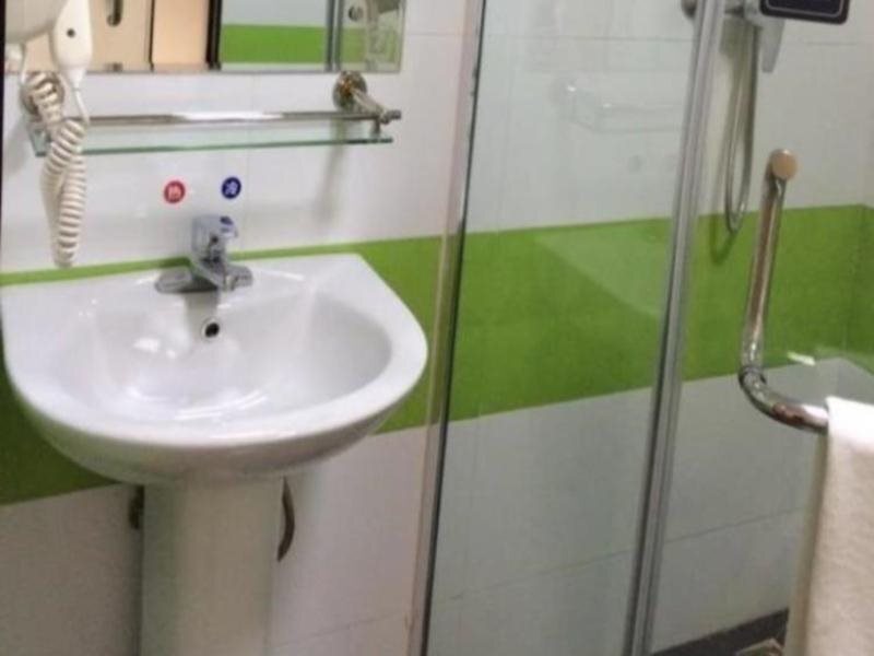 Гуанчжоу: 7 Days Inn Guangzhou - Jingxi Nanfang Hospital Station Branch