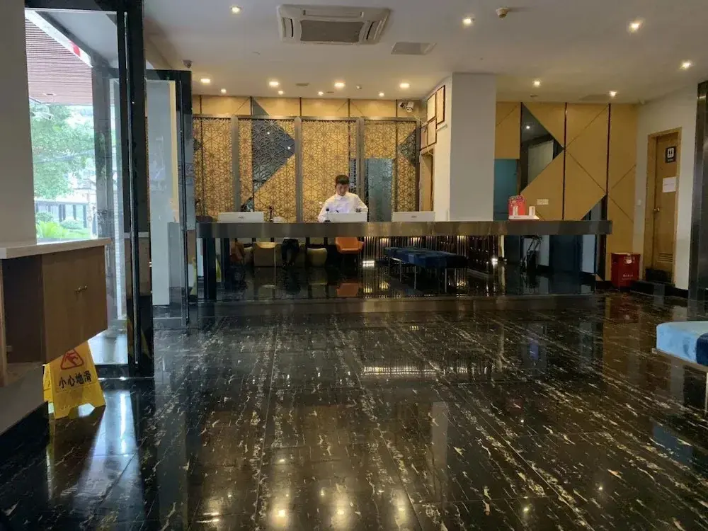 Гуанчжоу: Life Hotel (Ouzhuang Metro Station)