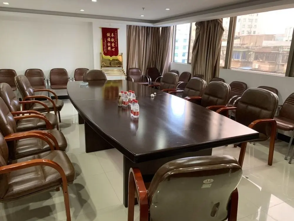 Гуанчжоу: Life Hotel (Ouzhuang Metro Station)