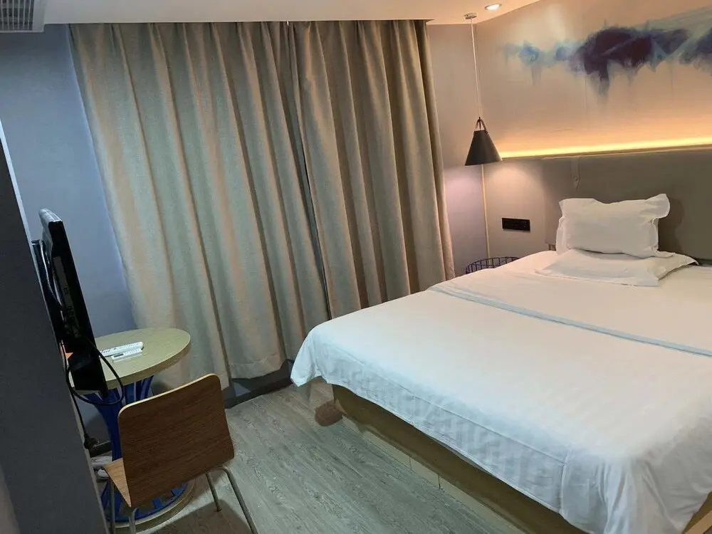 Гуанчжоу: Life Hotel (Ouzhuang Metro Station)