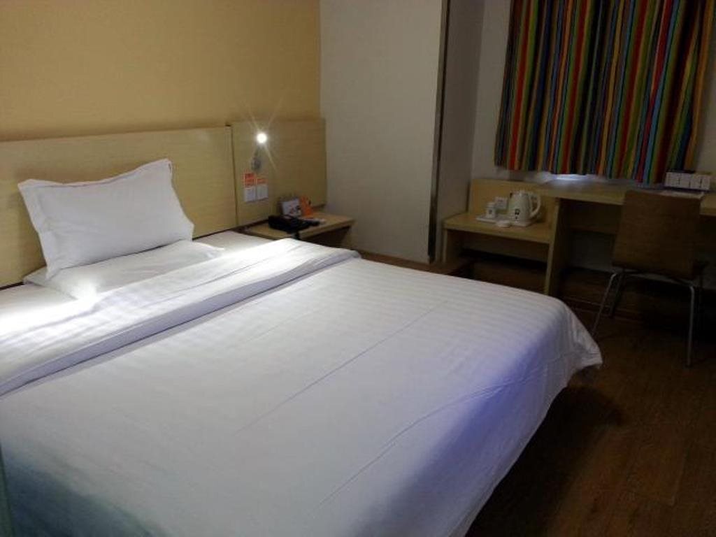Чжухай: 7 Days Inn Zhuhai Jida Zhongdian Branch
