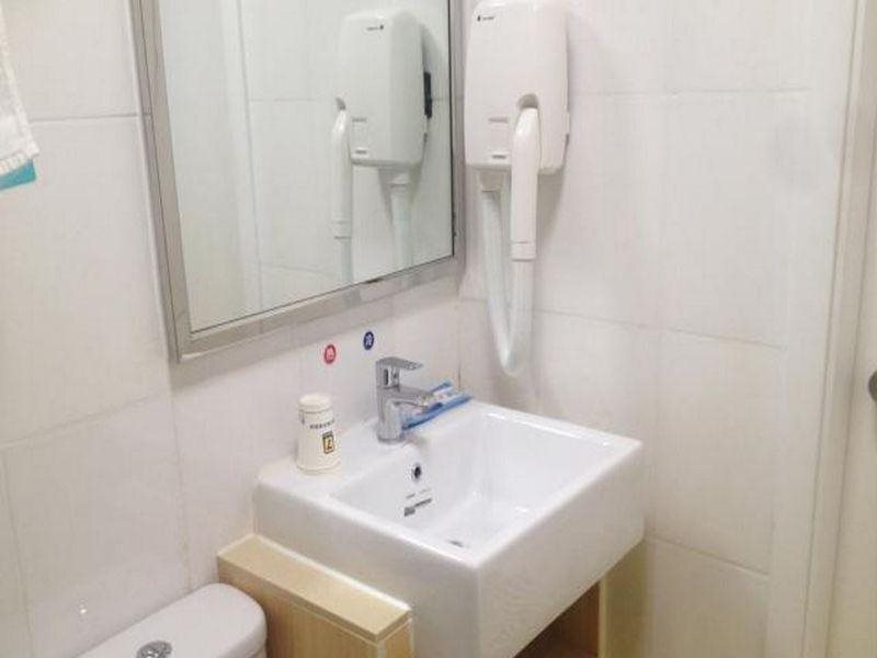 Пекин: 7 Days Inn Beijing South Railway Station