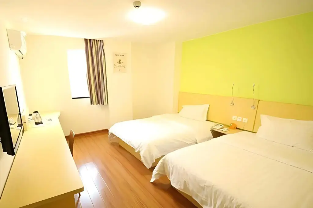 Пекин: 7 Days Inn Beijing Huairou