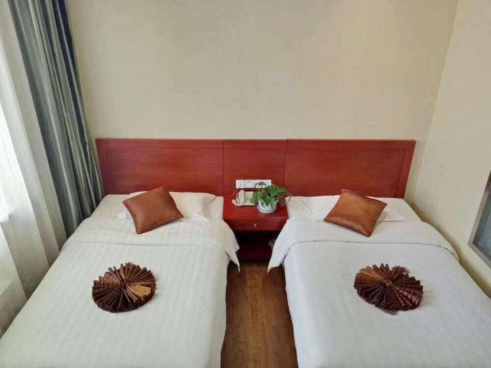 Цзюцюань: Super 8 Hotel Dunhuang Feng Qing Cheng