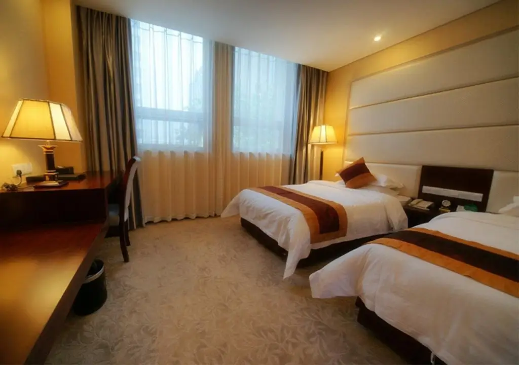 Пекин: Golden Sun Commercial Hotel