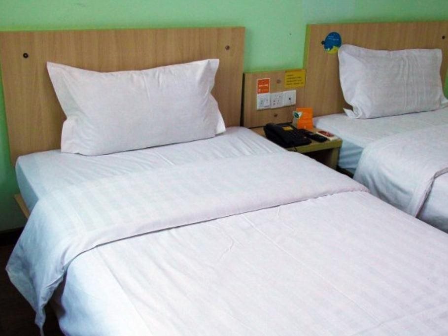 Вэйхай: 7 Days Inn Weihai High-Speed Rail & Bus Station Hotel