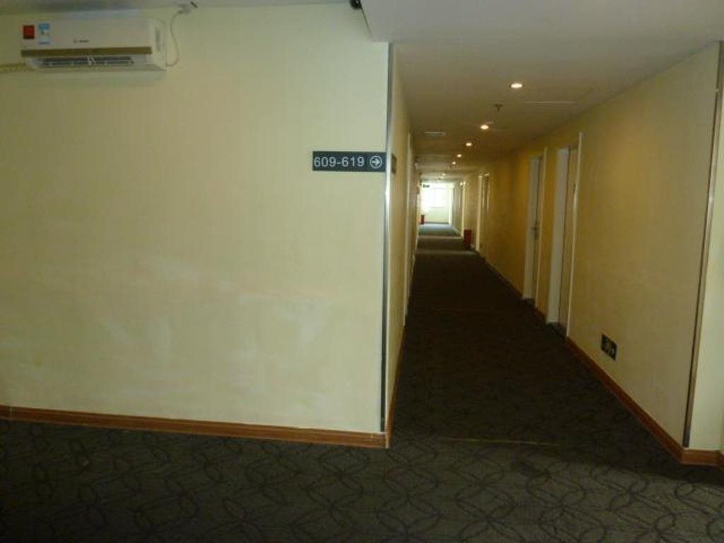 Чжаньцзян: 7Days Inn Zhanjiang Xiashan Buxing Jie Chang Da Chang Dian