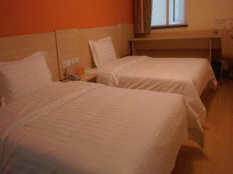 Пекин: 7 Days Inn Beijing Jiaohuachang Subway Station Xizhihe Branch
