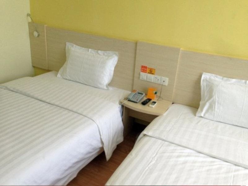 Пекин: 7 Days Inn Beijing Jiaohuachang Subway Station Xizhihe Branch