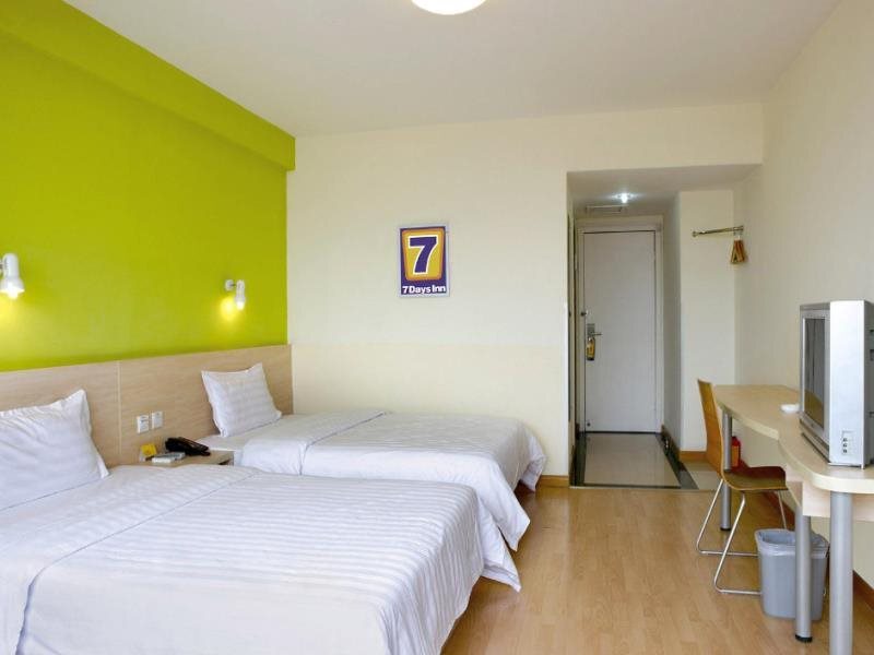 Пинлян: 7Days Inn Pingliang Ximenkou