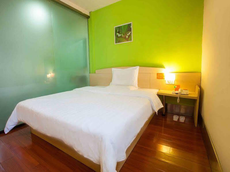 Шэньчжэнь: 7Days Inn Shenzhen Luohu Kouan