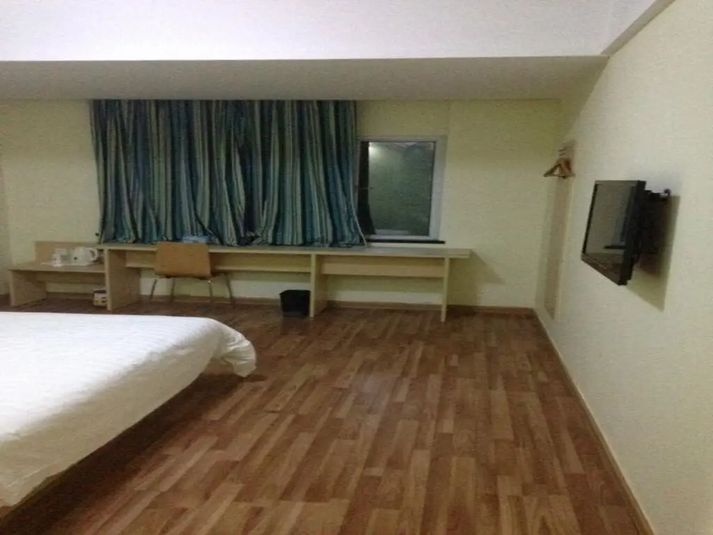 Хайкоу: 7Days Inn Haikou Wanlvyuan Harbor view Garden