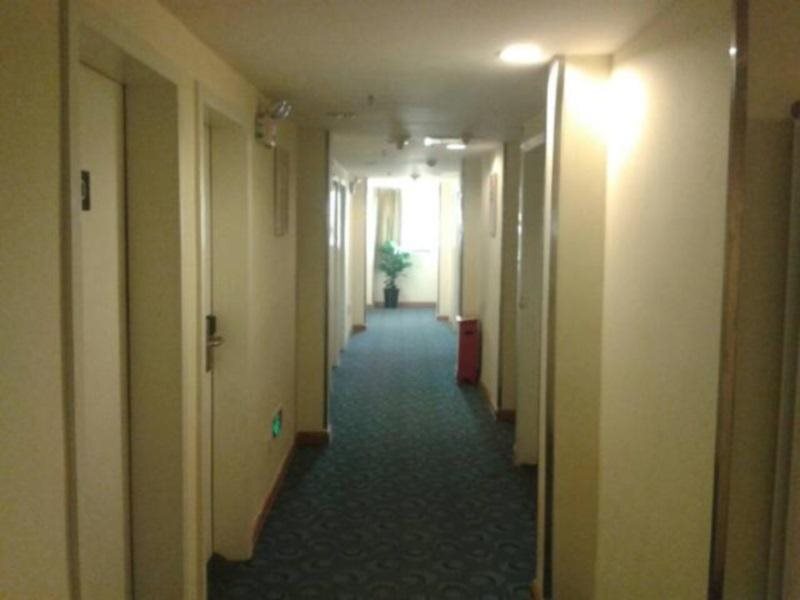 Урумчи: 7 Days Inn Urumqi Xiaoxigou Branch