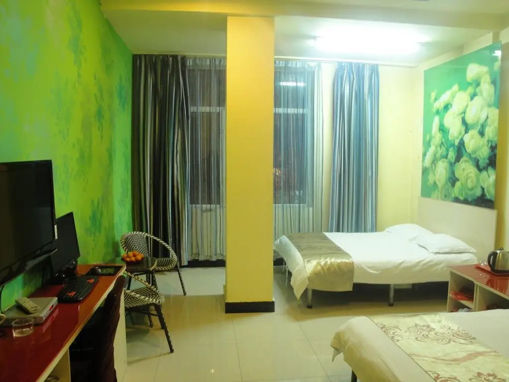 Landi Express Business Hotel — фото 1
