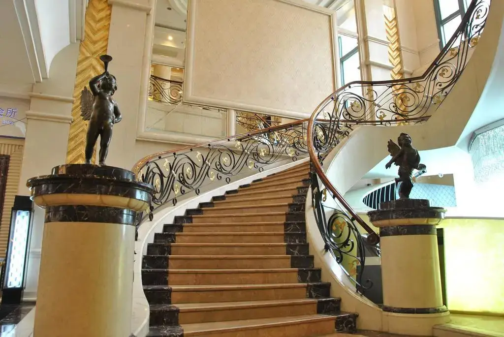 Regal Riviera Hotel — фото 1