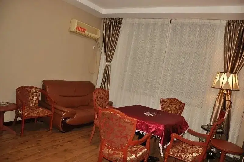 Чжанцзяцзе: Longyi Business Hotel
