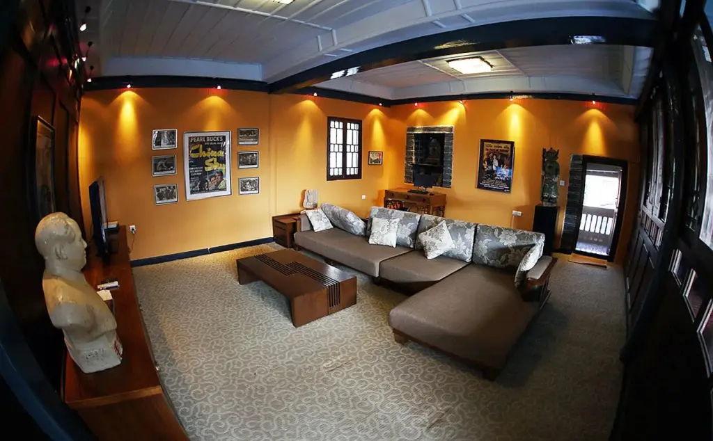 Дали: The Linden Centre
