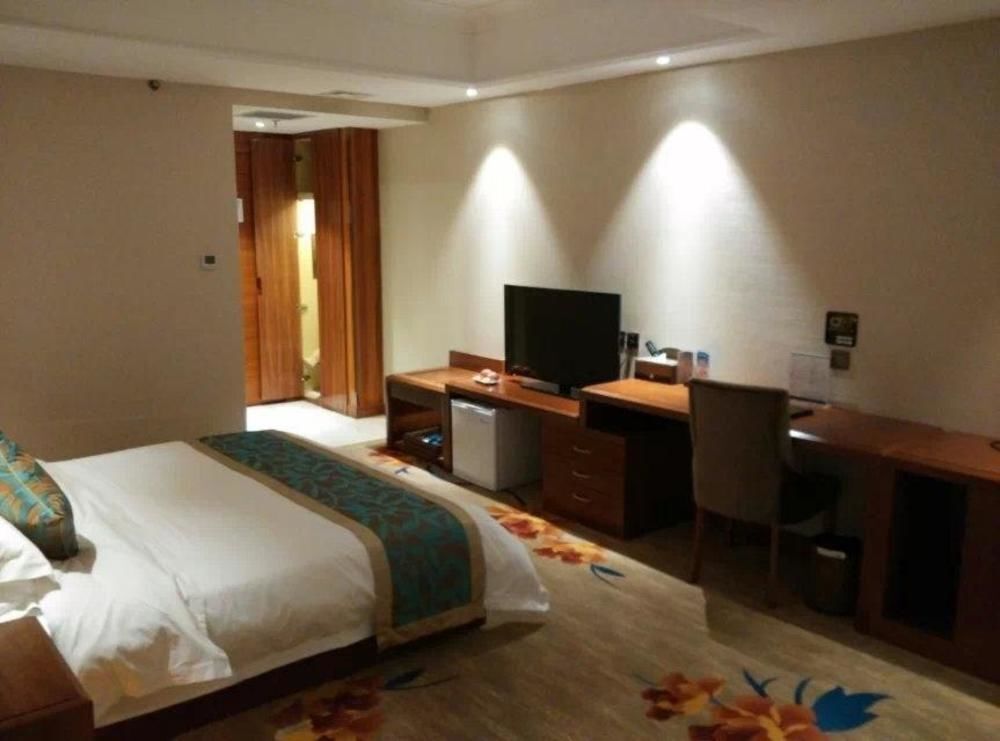 Циндао: Mingdu Gloria Plaza Hotel Qingdao