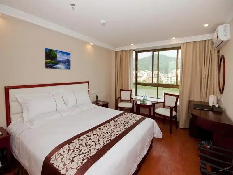 Санья: Greentree Inn Sanya Bar Street Linchunhe Road Business Hotel