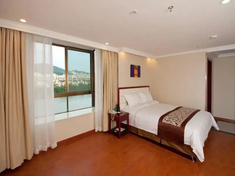 Санья: Greentree Inn Sanya Bar Street Linchunhe Road Business Hotel