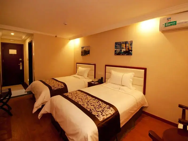 Санья: Greentree Inn Sanya Bar Street Linchunhe Road Business Hotel