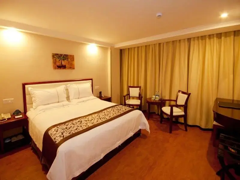 Санья: Greentree Inn Sanya Bar Street Linchunhe Road Business Hotel