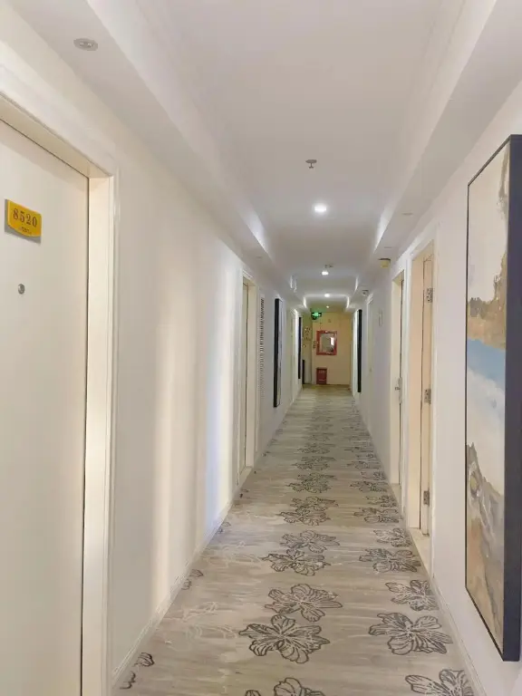 Шэньчжэнь: No. 8 Hotel Chain Dongmen Boutique Branch